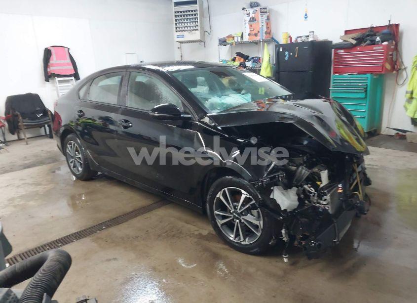 2024 Kia Forte LXS (VIN 3KPF24AD6RE749967) main photo