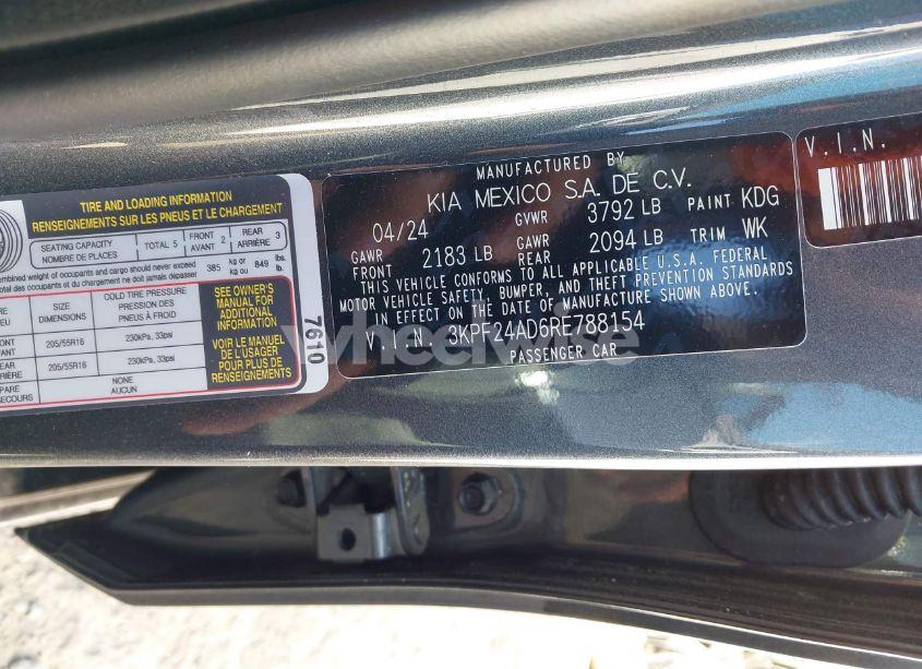 Photo 9 of 2024 Kia Forte LXS (VIN 3KPF24AD6RE788154)
