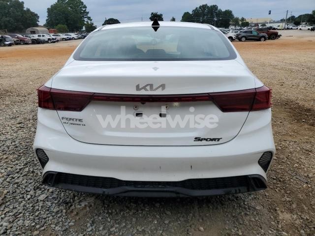 Photo 3 of 2024 KIA FORTE LX (VIN 3KPF24AD6RE789370)