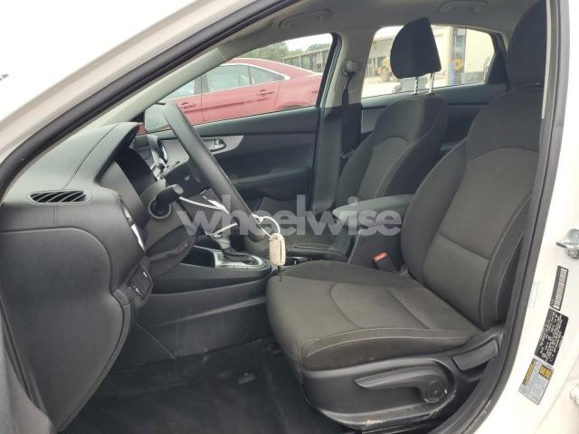 Photo 8 of 2024 KIA FORTE LX (VIN 3KPF24AD6RE789370)