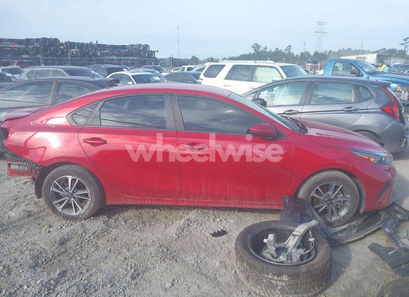 Photo 13 of 2024 Kia Forte LXS (VIN 3KPF24AD6RE789580)