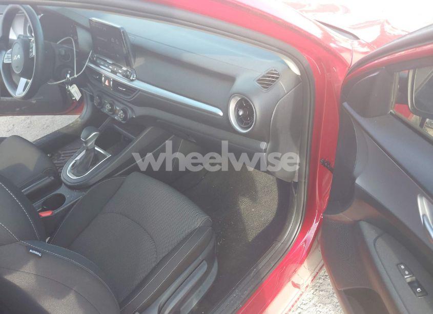 Photo 5 of 2024 Kia Forte LXS (VIN 3KPF24AD6RE789580)