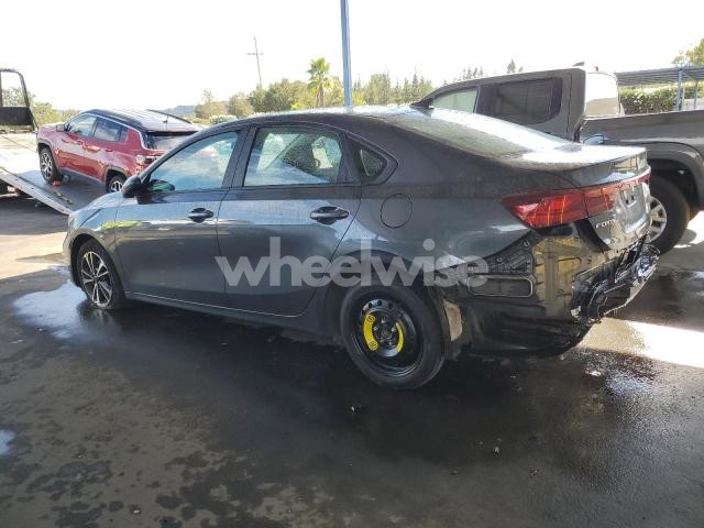 Photo 3 of 2024 KIA FORTE LX (VIN 3KPF24AD6RE798540)