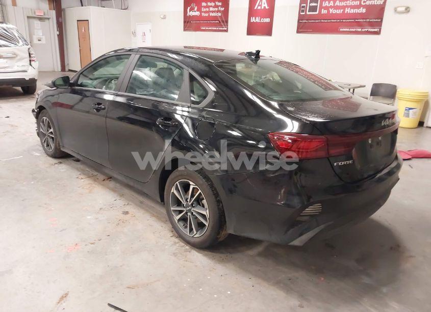 Photo 3 of 2024 Kia Forte LXS (VIN 3KPF24AD6RE800819)