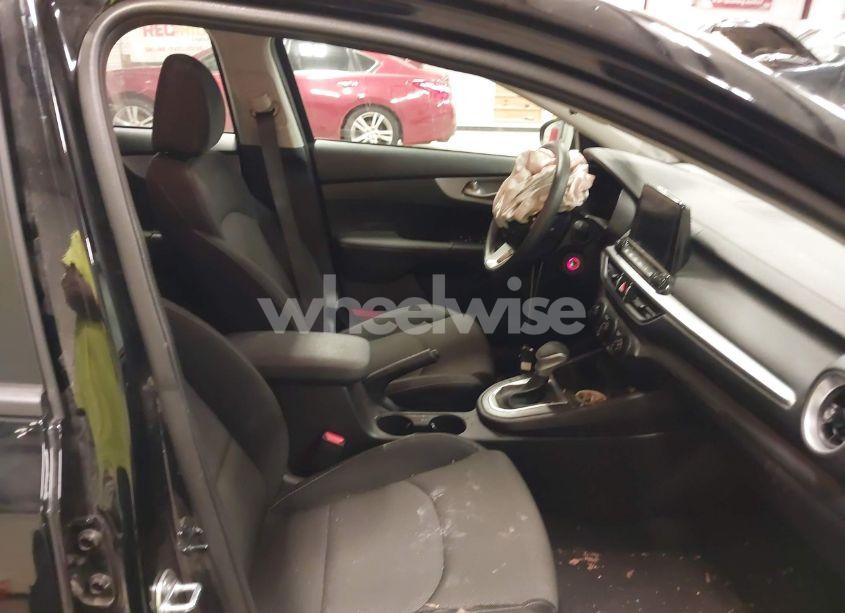 Photo 5 of 2024 Kia Forte LXS (VIN 3KPF24AD6RE800819)