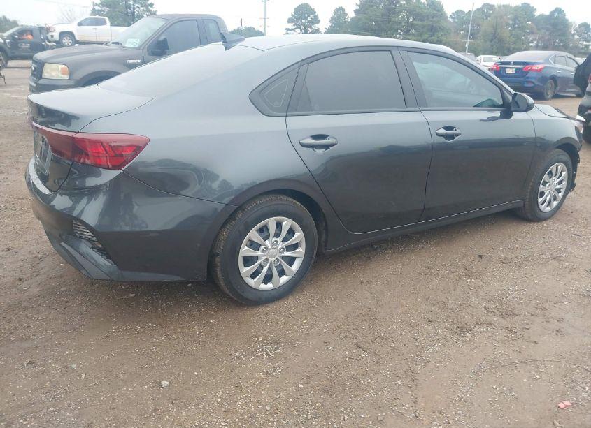 Photo 4 of 2024 Kia Forte LX (VIN 3KPF24AD6RE806183)