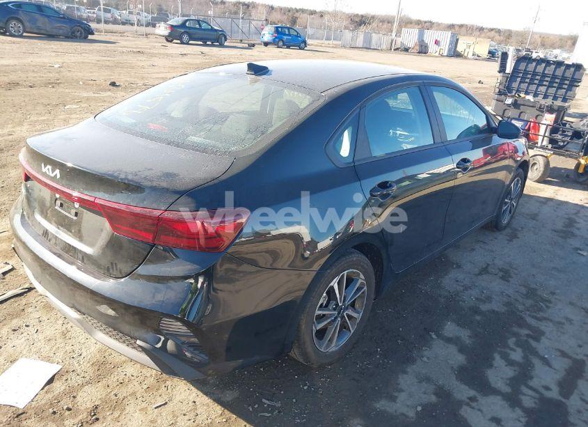 Photo 4 of 2024 Kia Forte LXS (VIN 3KPF24AD6RE806846)