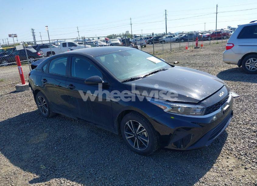 2024 Kia Forte LXS (VIN 3KPF24AD6RE826949) main photo