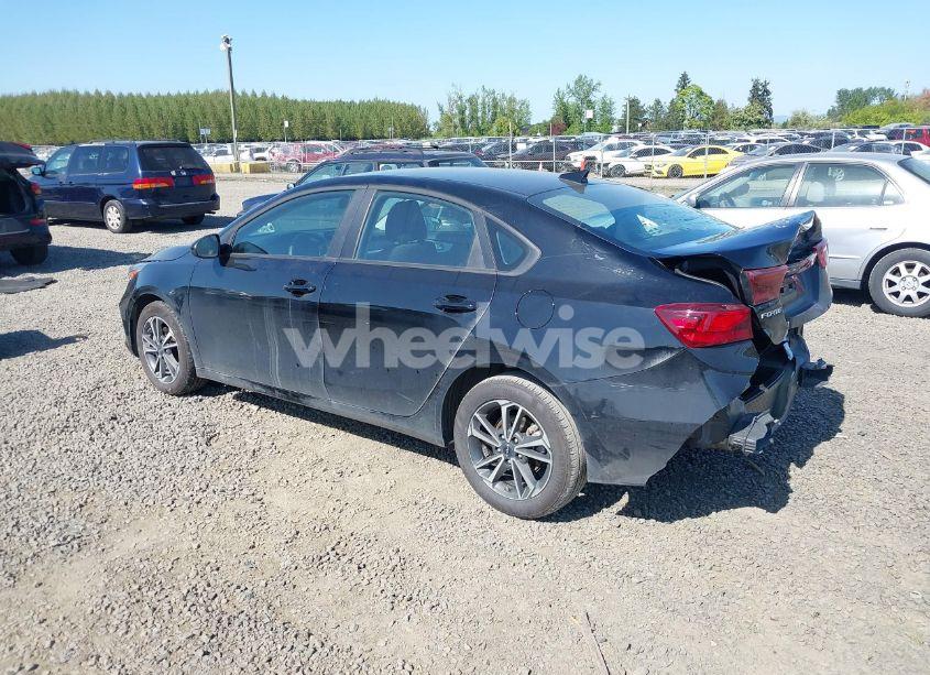 Photo 3 of 2024 Kia Forte LXS (VIN 3KPF24AD6RE826949)