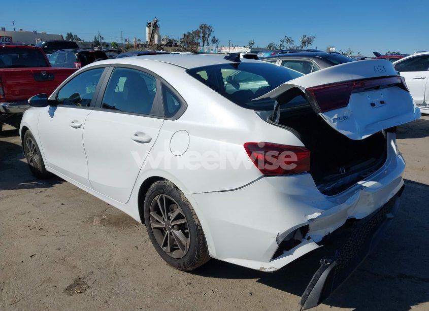 Photo 3 of 2024 Kia Forte LXS (VIN 3KPF24AD6RE837112)