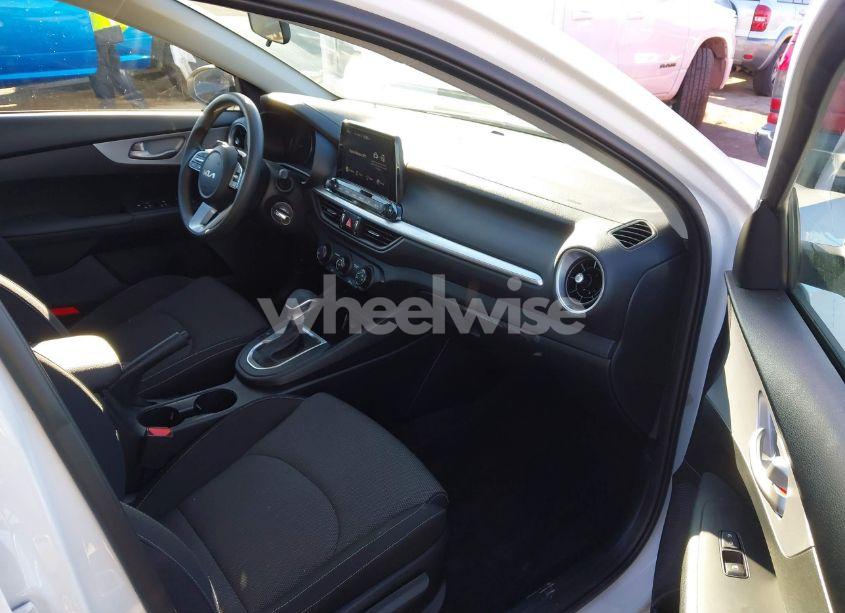 Photo 5 of 2024 Kia Forte LXS (VIN 3KPF24AD6RE837112)