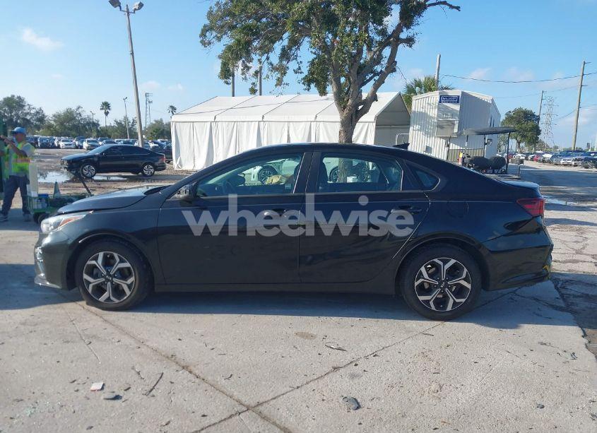 Photo 14 of 2019 Kia Forte LXS (VIN 3KPF24AD7KE014842)