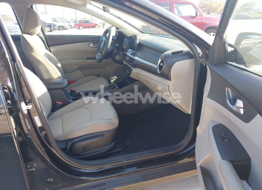 Photo 5 of 2019 Kia Forte LXS (VIN 3KPF24AD7KE014842)