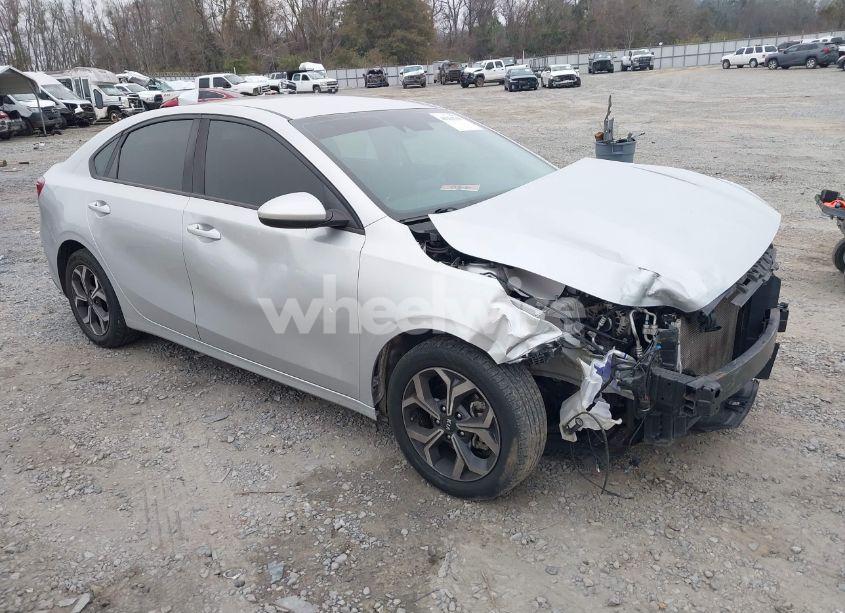 2019 Kia Forte LXS (VIN 3KPF24AD7KE040180) main photo