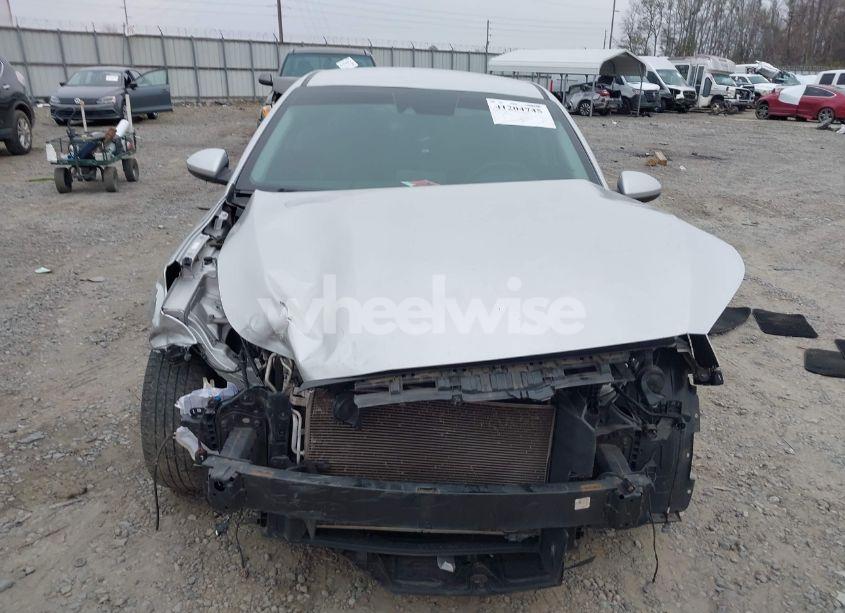 Photo 12 of 2019 Kia Forte LXS (VIN 3KPF24AD7KE040180)