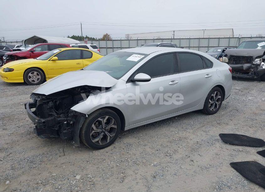 Photo 2 of 2019 Kia Forte LXS (VIN 3KPF24AD7KE040180)