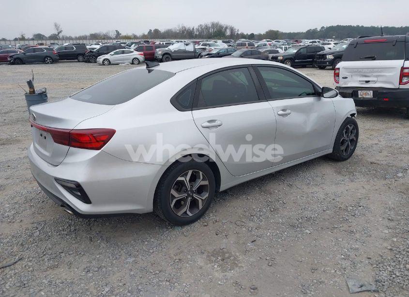 Photo 4 of 2019 Kia Forte LXS (VIN 3KPF24AD7KE040180)