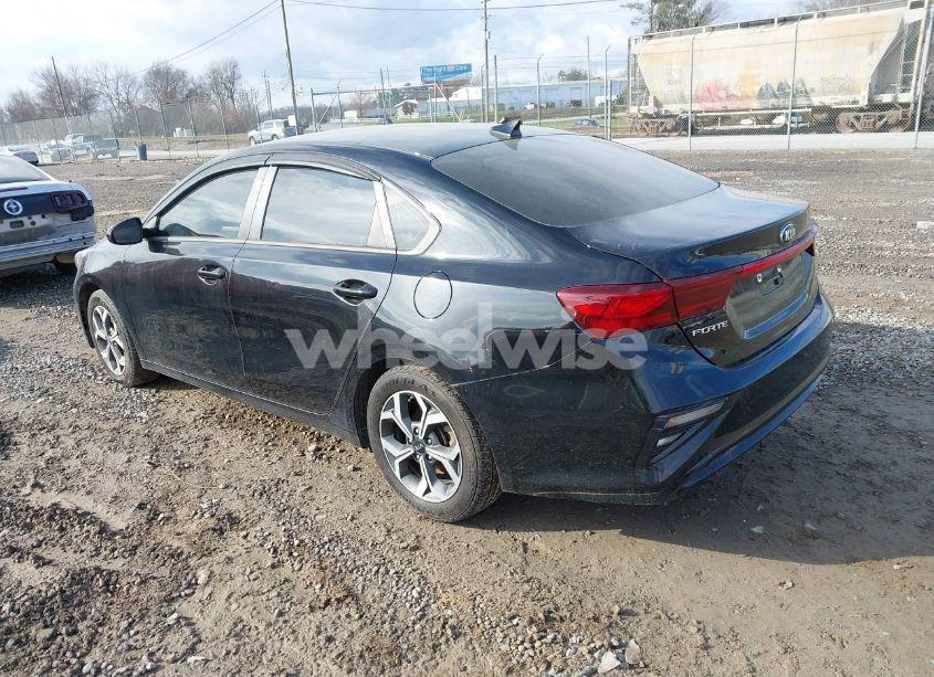 Photo 3 of 2019 Kia Forte LXS (VIN 3KPF24AD7KE083353)