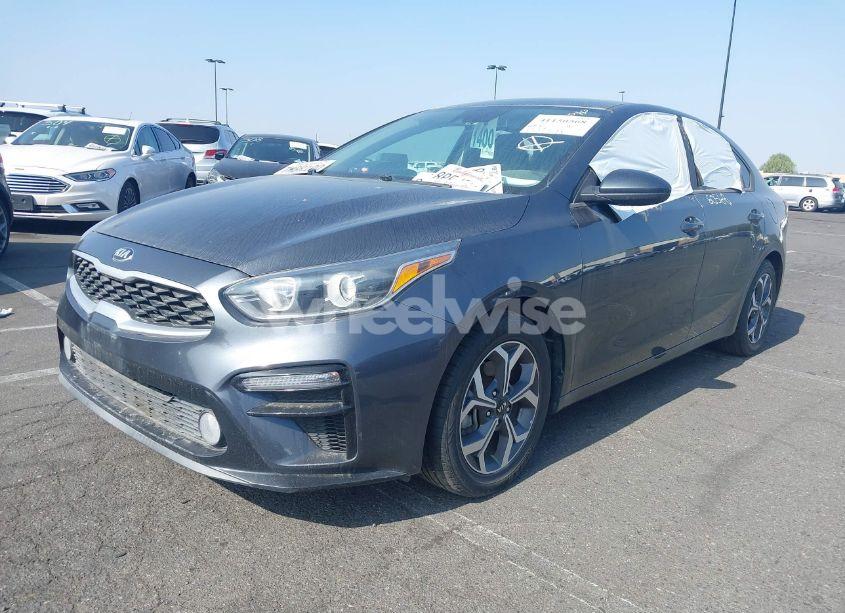 Photo 2 of 2019 Kia Forte LXS (VIN 3KPF24AD7KE090139)