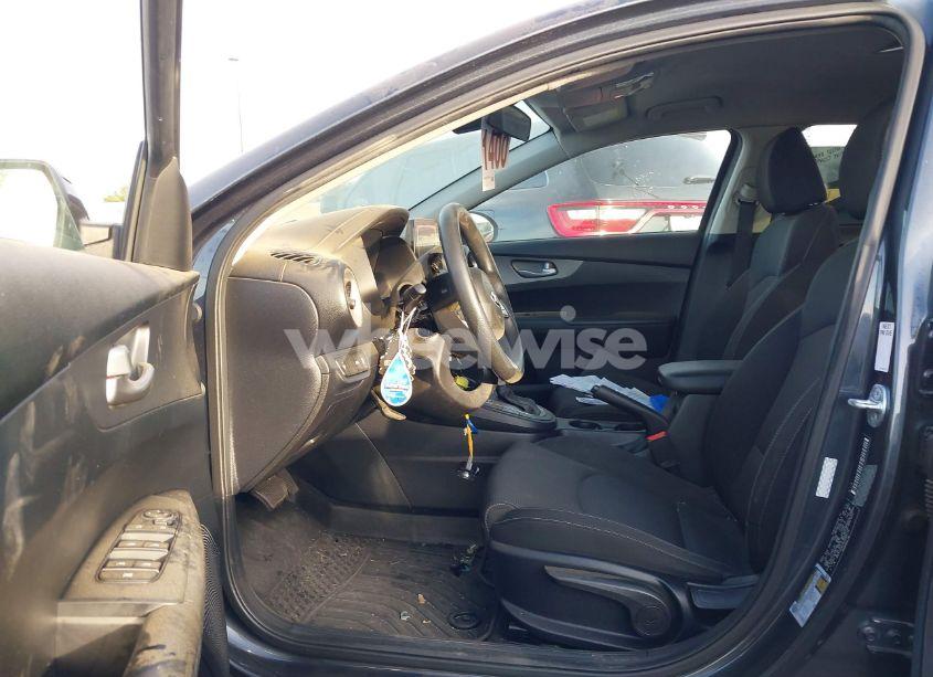 Photo 5 of 2019 Kia Forte LXS (VIN 3KPF24AD7KE090139)