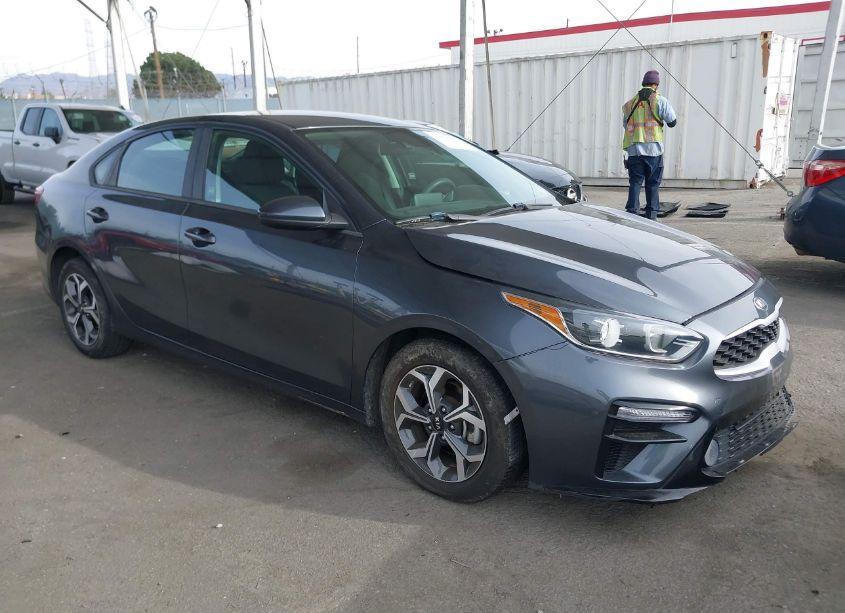 2019 Kia Forte LXS (VIN 3KPF24AD7KE094403) main photo