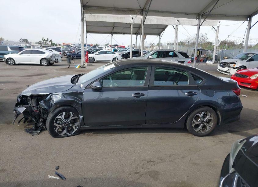 Photo 15 of 2019 Kia Forte LXS (VIN 3KPF24AD7KE094403)