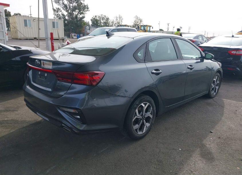 Photo 4 of 2019 Kia Forte LXS (VIN 3KPF24AD7KE094403)
