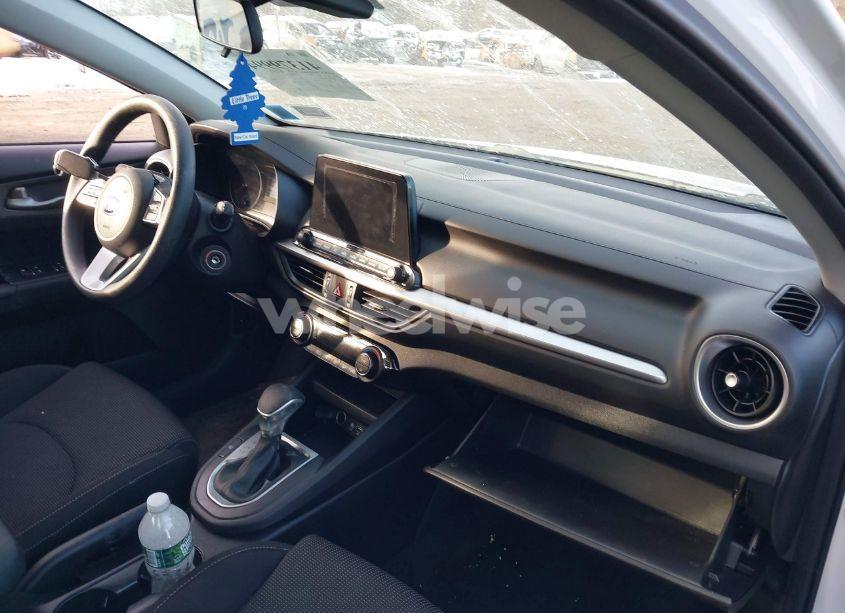 Photo 5 of 2019 Kia Forte FE (VIN 3KPF24AD7KE097298)