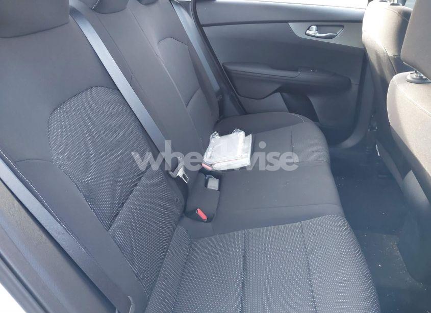 Photo 8 of 2019 Kia Forte FE (VIN 3KPF24AD7KE097298)