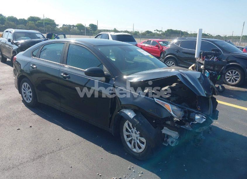 2019 Kia Forte FE (VIN 3KPF24AD7KE097611) main photo