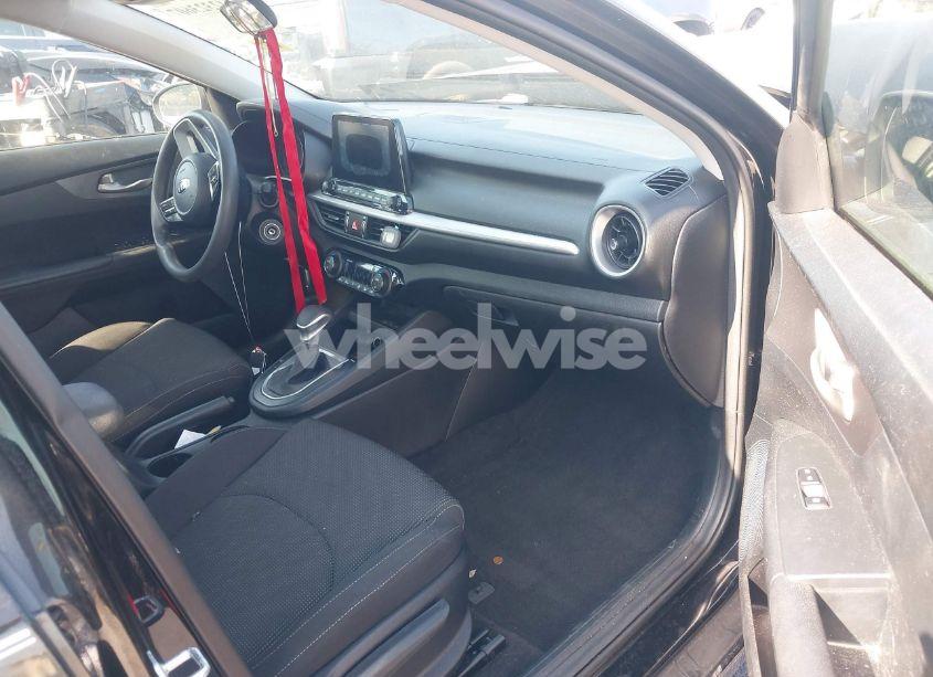 Photo 5 of 2019 Kia Forte FE (VIN 3KPF24AD7KE097611)