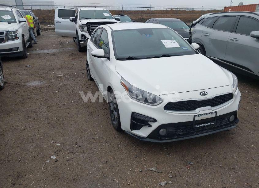 2019 Kia Forte LXS (VIN 3KPF24AD7KE099388) main photo
