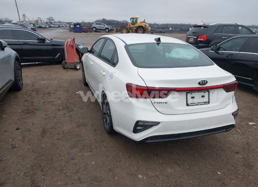 Photo 3 of 2019 Kia Forte LXS (VIN 3KPF24AD7KE099388)