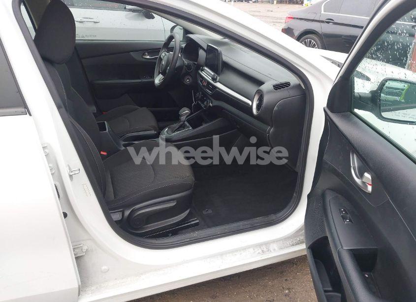 Photo 5 of 2019 Kia Forte LXS (VIN 3KPF24AD7KE099388)