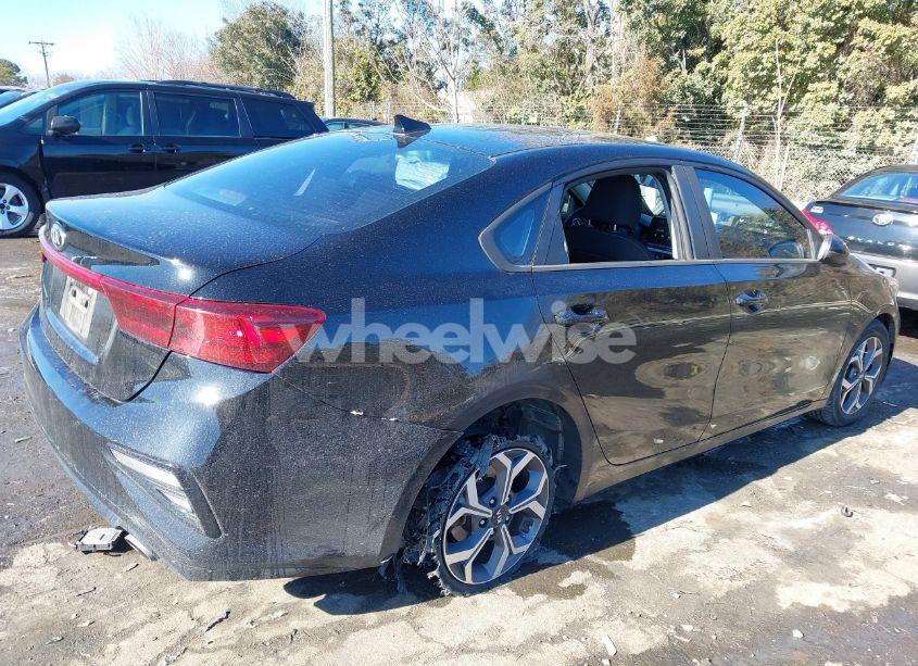 Photo 4 of 2019 Kia Forte LXS (VIN 3KPF24AD7KE102631)