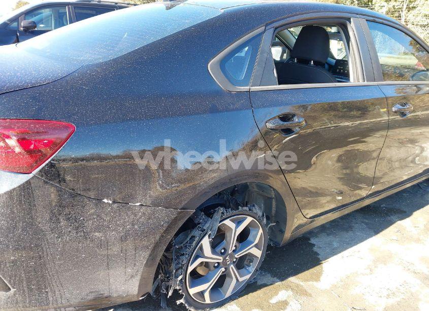 Photo 6 of 2019 Kia Forte LXS (VIN 3KPF24AD7KE102631)