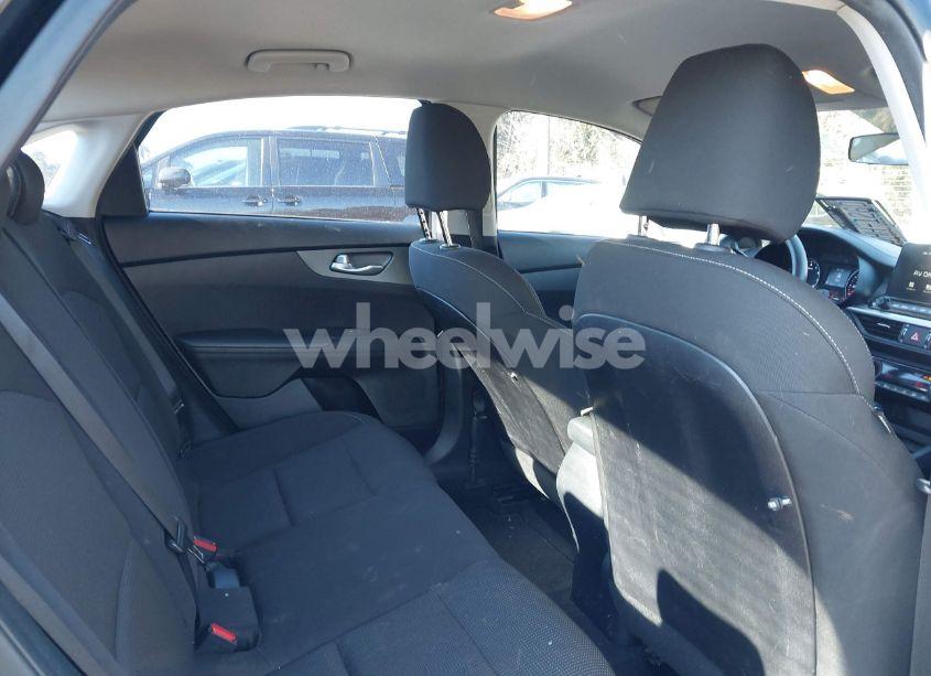 Photo 8 of 2019 Kia Forte LXS (VIN 3KPF24AD7KE102631)