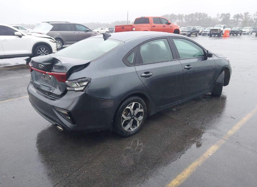 Photo 4 of 2019 Kia Forte LXS (VIN 3KPF24AD7KE123592)