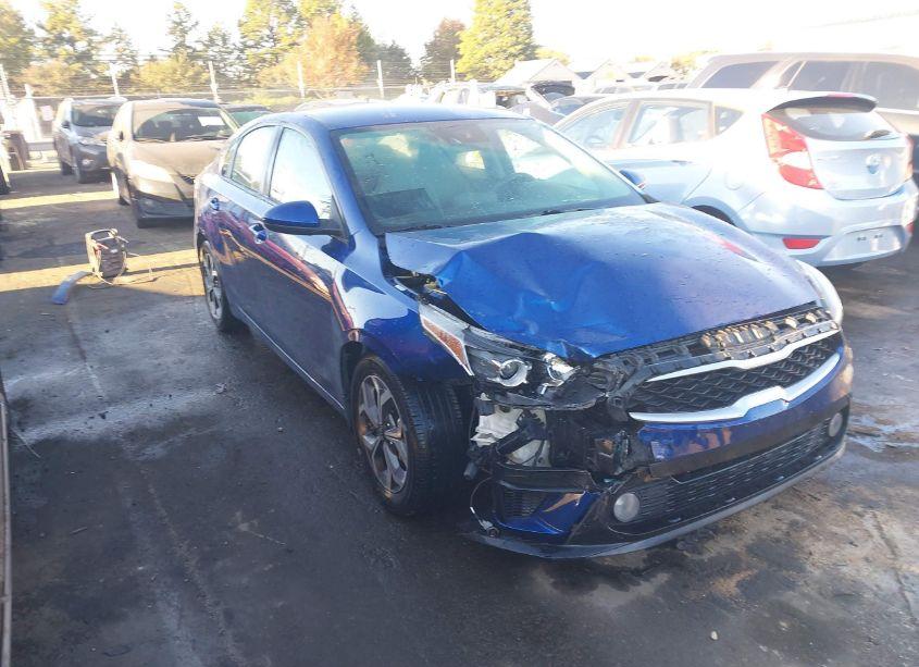 2019 Kia Forte LXS (VIN 3KPF24AD7KE132308) main photo