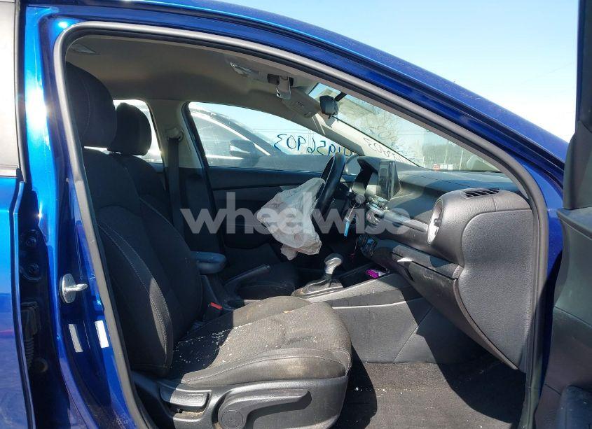 Photo 5 of 2019 Kia Forte LXS (VIN 3KPF24AD7KE133295)