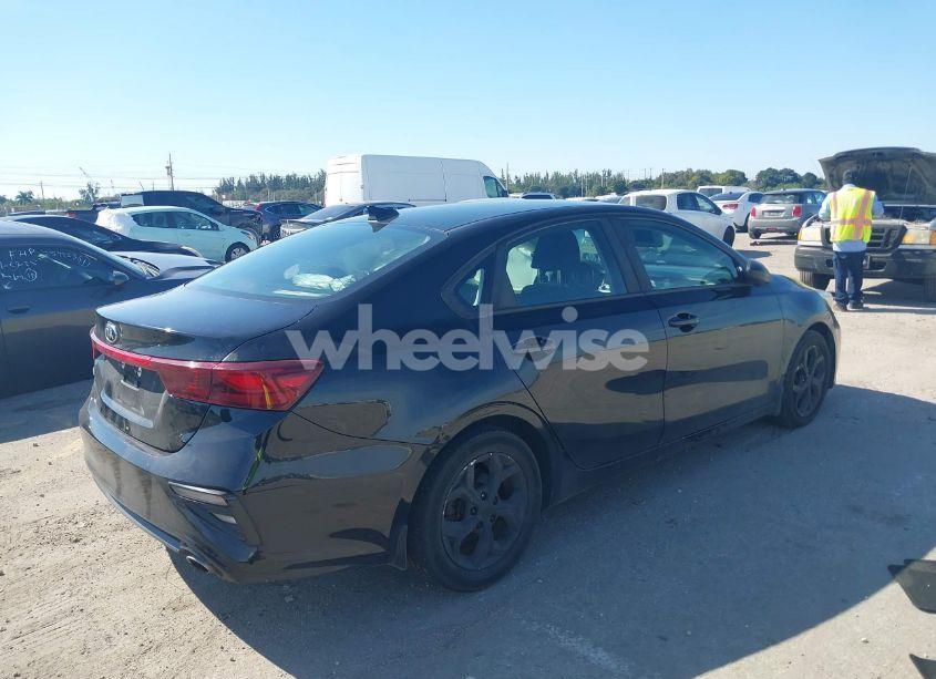 Photo 4 of 2019 Kia Forte LXS (VIN 3KPF24AD7KE133877)