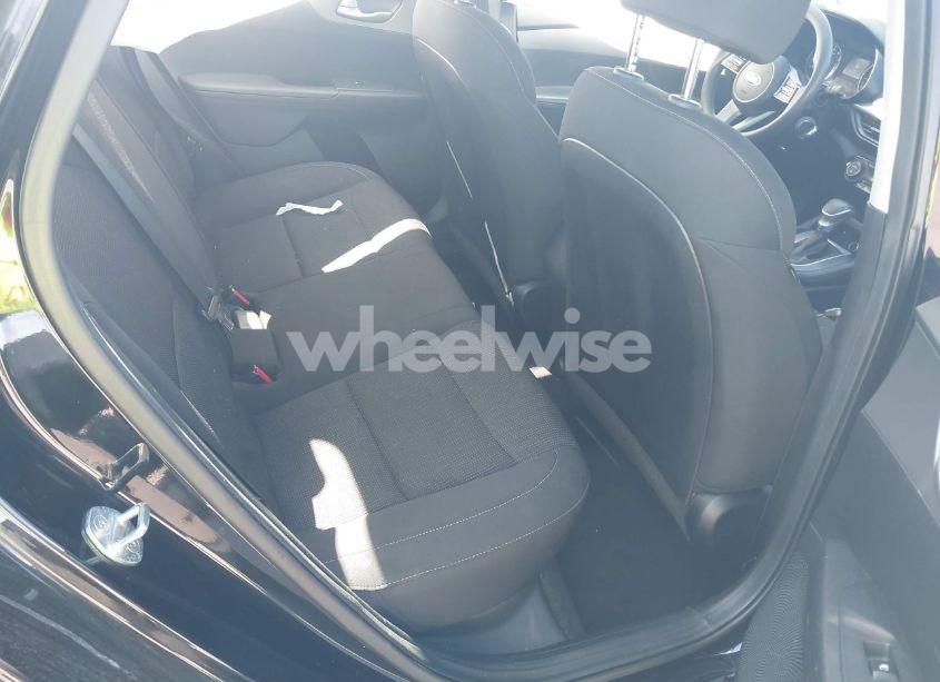 Photo 8 of 2019 Kia Forte LXS (VIN 3KPF24AD7KE133877)