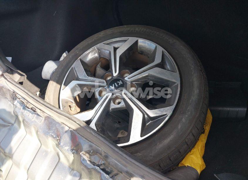 Photo 11 of 2019 Kia Forte LXS (VIN 3KPF24AD7KE138688)