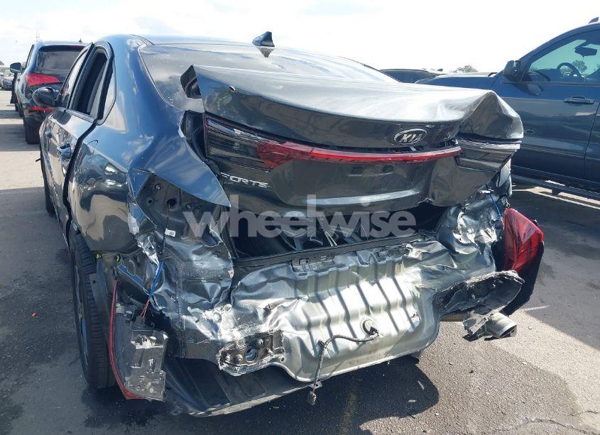 Photo 16 of 2019 Kia Forte LXS (VIN 3KPF24AD7KE138688)