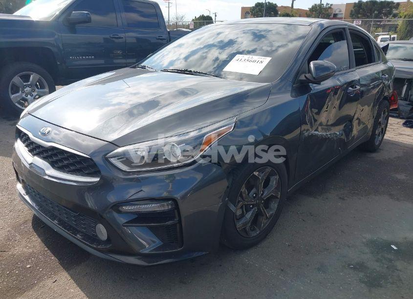 Photo 2 of 2019 Kia Forte LXS (VIN 3KPF24AD7KE138688)