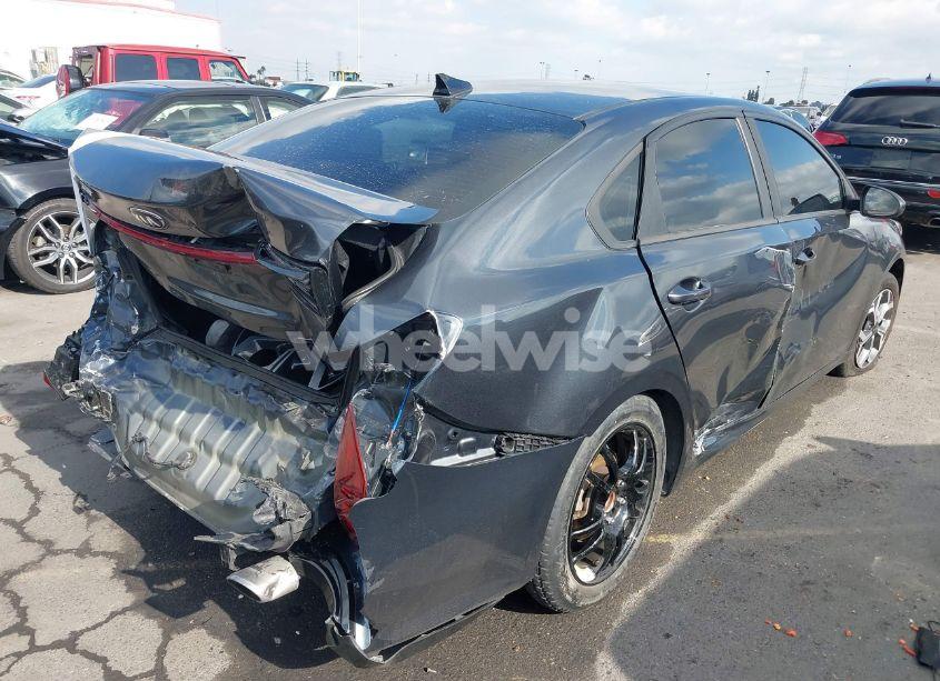 Photo 4 of 2019 Kia Forte LXS (VIN 3KPF24AD7KE138688)