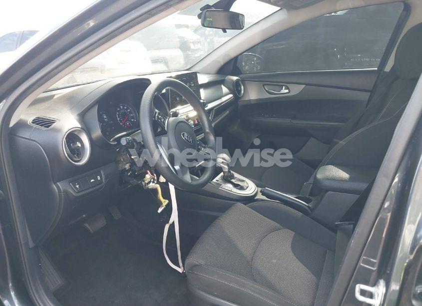 Photo 5 of 2019 Kia Forte LXS (VIN 3KPF24AD7KE138688)