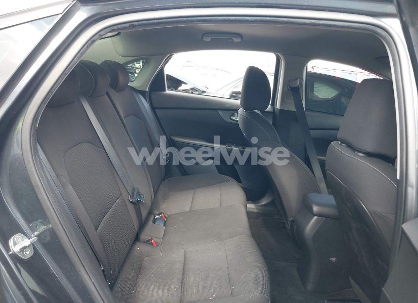 Photo 8 of 2019 Kia Forte LXS (VIN 3KPF24AD7KE138688)