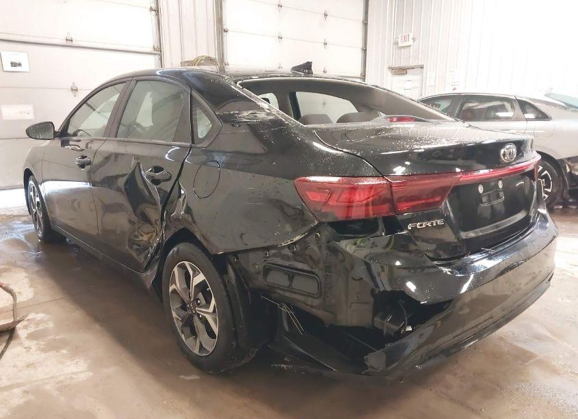 Photo 3 of 2019 Kia Forte LXS (VIN 3KPF24AD7KE139419)