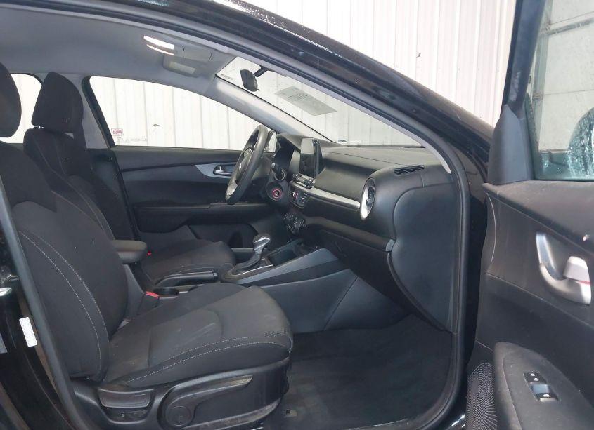 Photo 5 of 2019 Kia Forte LXS (VIN 3KPF24AD7KE139419)